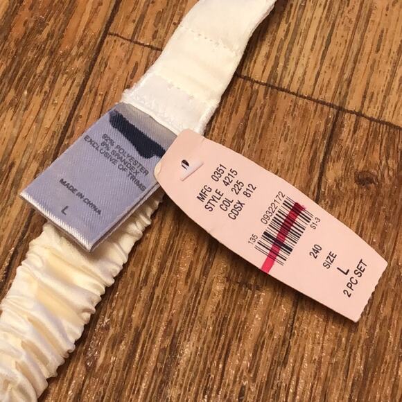 Victoria’s Secret White Ivory Floral Satin Garter Belt Size Large - Picture 7 of 7